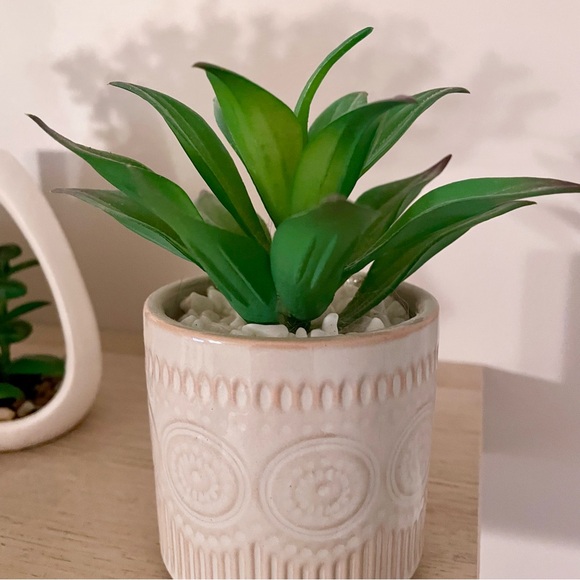 Boho faux suculent Plant - Picture 2 of 6